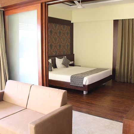 Krishna Beach Resorts - Diu Buitenkant foto