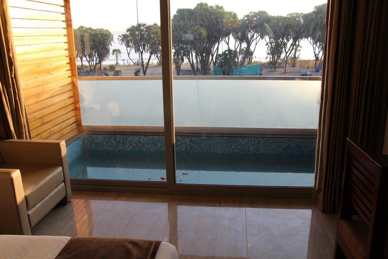 Krishna Beach Resorts - Diu Buitenkant foto
