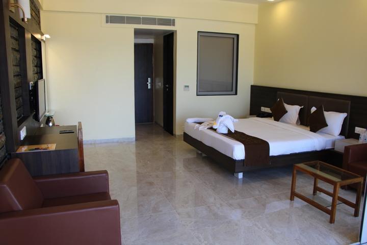 Krishna Beach Resorts - Diu Buitenkant foto