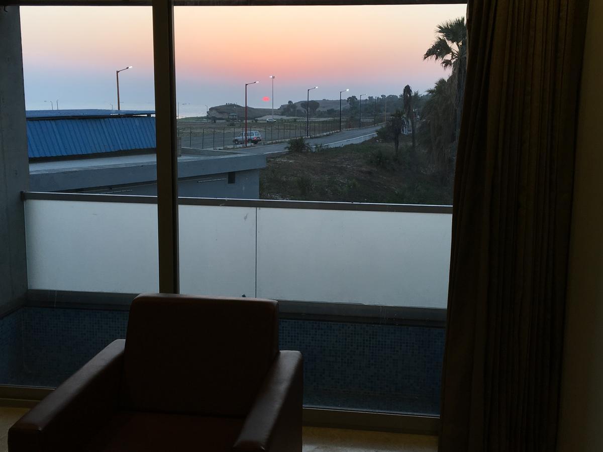Krishna Beach Resorts - Diu Buitenkant foto